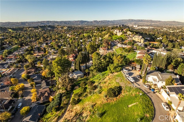 Detail Gallery Image 9 of 20 For 35 Torreon Dr, Woodland Hills,  CA 91364 - – Beds | – Baths