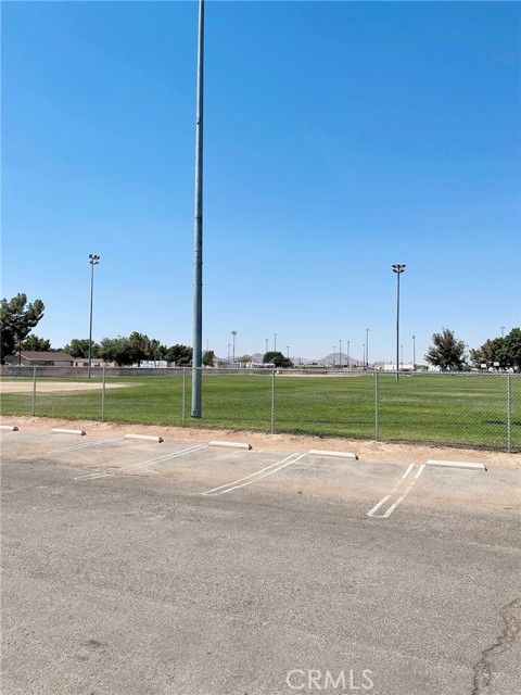 Detail Gallery Image 10 of 11 For 21923 Ottawa Rd, Apple Valley,  CA 92307 - 1 Beds | 1 Baths