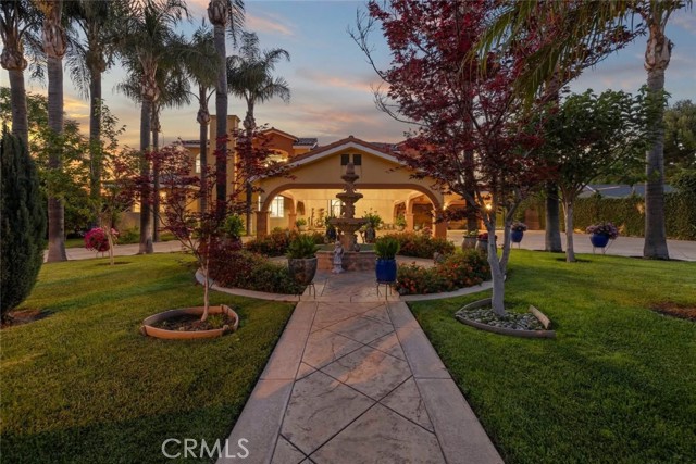 Detail Gallery Image 2 of 41 For 14667 Tyler St, Sylmar,  CA 91342 - 7 Beds | 6 Baths