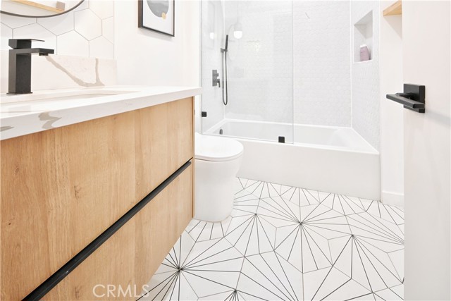 6508 Blewett Avenue, Lake Balboa CA: https://media.crmls.org/medias/78a62a97-24f7-4afa-b4bd-009f4216d518.jpg