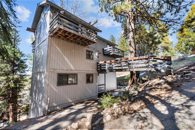 Details for 30901 Live Oak Drive, Running Springs, CA 92382