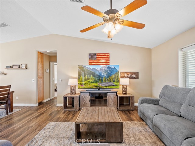 Detail Gallery Image 11 of 50 For 16575 Quinnault, Apple Valley,  CA 92307 - 4 Beds | 2 Baths