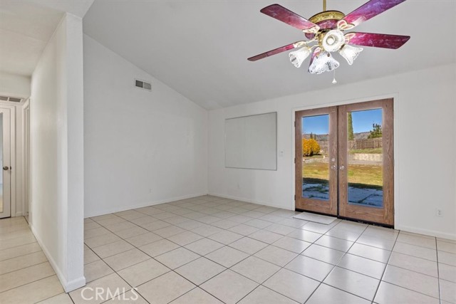 Detail Gallery Image 13 of 28 For 22230 Bogie Street, Tehachapi,  CA 93561 - 3 Beds | 2 Baths