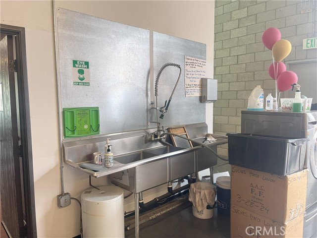 14832 Arrow, Baldwin Park, California 91706, ,Commercial Lease,For Rent,14832 Arrow,CRAR25022466