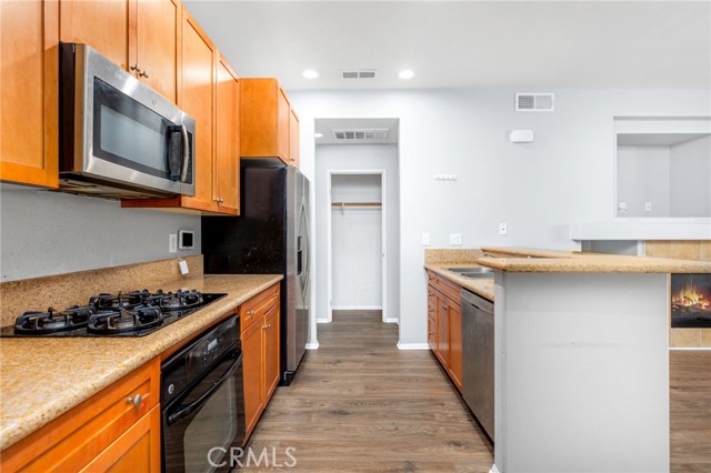 Detail Gallery Image 12 of 45 For 30505 Canyon Hills, Lake Elsinore,  CA 92532 - 2 Beds | 2/1 Baths