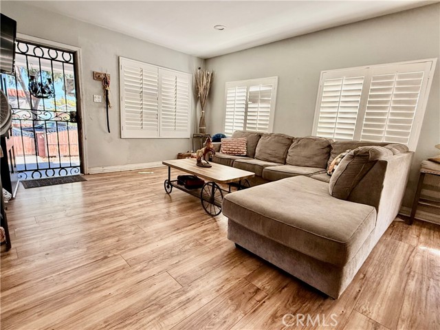 Detail Gallery Image 5 of 10 For 4709 Grape, Pico Rivera,  CA 90660 - 3 Beds | 2 Baths