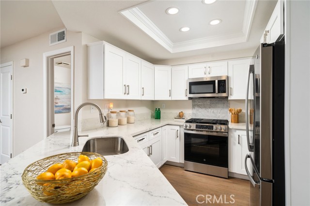 270 Fern Court, Azusa CA: https://media.crmls.org/medias/78ab0276-7d6e-4b91-99e6-f6369c263ce4.jpg