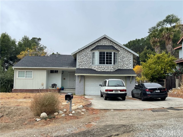 Detail Gallery Image 1 of 3 For 10459 Haines Canyon Ave, Tujunga,  CA 91042 - 4 Beds | 2 Baths