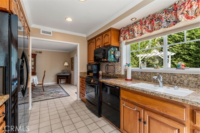 Detail Gallery Image 16 of 46 For 19512 Sierra Mia Rd, Irvine,  CA 92603 - 4 Beds | 2/1 Baths