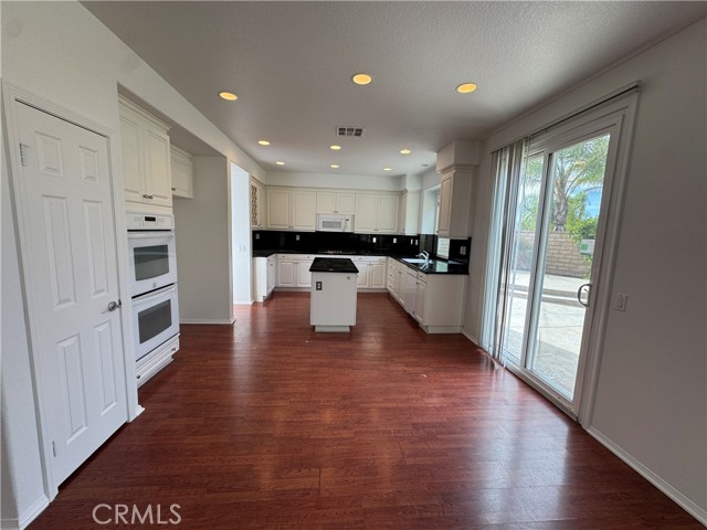 Detail Gallery Image 10 of 57 For 22219 Trinity Pl, Saugus,  CA 91390 - 5 Beds | 3 Baths