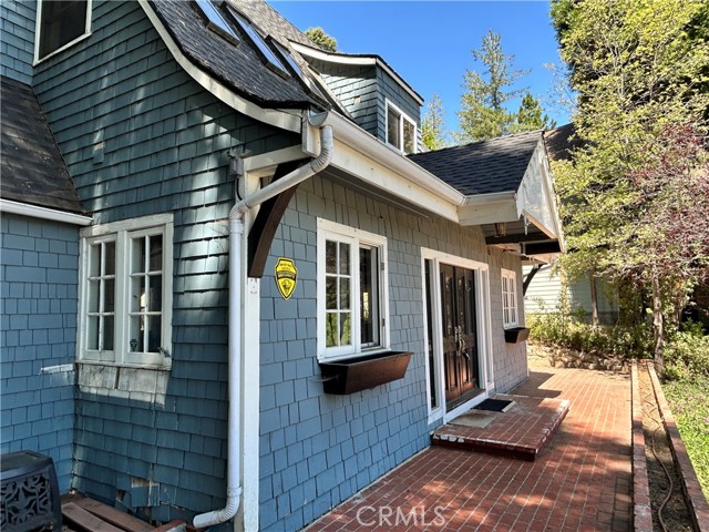 28069 Lakes Edge Road, Lake Arrowhead, California 92352, ,Commercial Sale,For Sale,28069 Lakes Edge Road,CRIG25137595