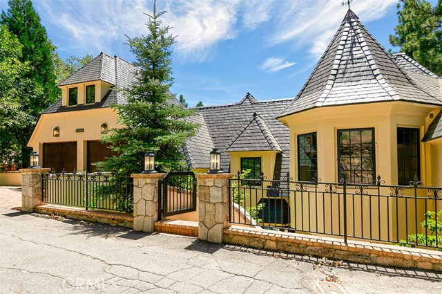 28087 North Shore Road, Lake Arrowhead CA: https://media.crmls.org/medias/78ad1251-969b-4723-9948-900a138ca207.jpg