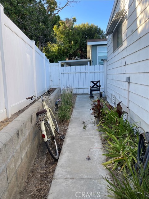 Detail Gallery Image 6 of 20 For 20701 Beach Bld #200,  Huntington Beach,  CA 92648 - 2 Beds | 2 Baths