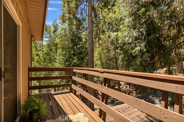 28645 Shenandoah Drive, Lake Arrowhead CA: https://media.crmls.org/medias/78af3c38-9c29-4604-af49-a98a7bc8afdb.jpg