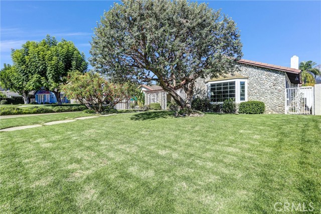 Detail Gallery Image 4 of 60 For 2376 Sunset Curv, Upland,  CA 91784 - 4 Beds | 3/1 Baths