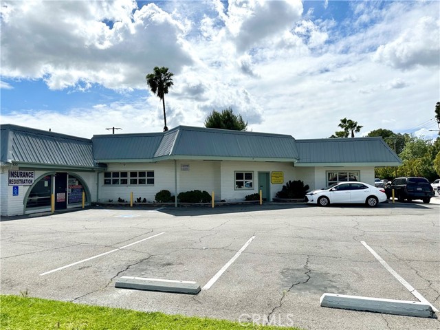 Hard to find corner lot Commercial Building with an existing dental office and a long term tenant (insurance/CPA) with added income. This dental office is fully equipped with 4 operatories, 2 x-ray areas, waiting room, front desk area, 1 private doctor office, sterilization and lab room, 1 guest restroom, 1 private bath with shower. Total of 16 parking spaces for patients. Low cost for dental startup to own your own building with existing dental plumbing ready.