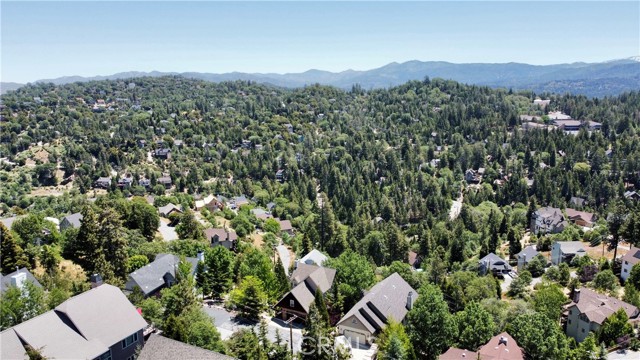 Detail Gallery Image 21 of 52 For 851 Madera Ln, Lake Arrowhead,  CA 92352 - 4 Beds | 3/1 Baths