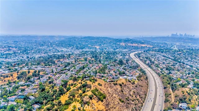 2522 Kerwin Place, Los Angeles CA: https://media.crmls.org/medias/78b007d5-60e3-4813-a98d-6822a3c19c9e.jpg