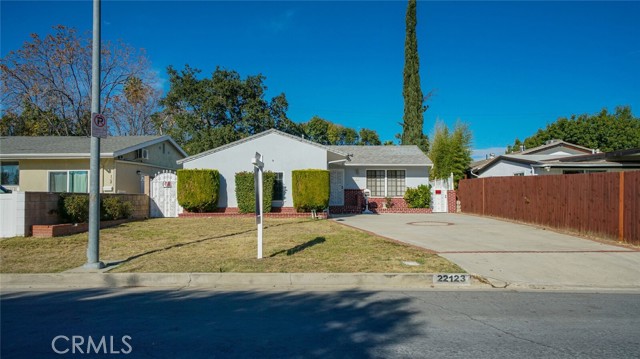 Detail Gallery Image 2 of 67 For 22123 Bassett St, Canoga Park,  CA 91303 - 3 Beds | 2 Baths