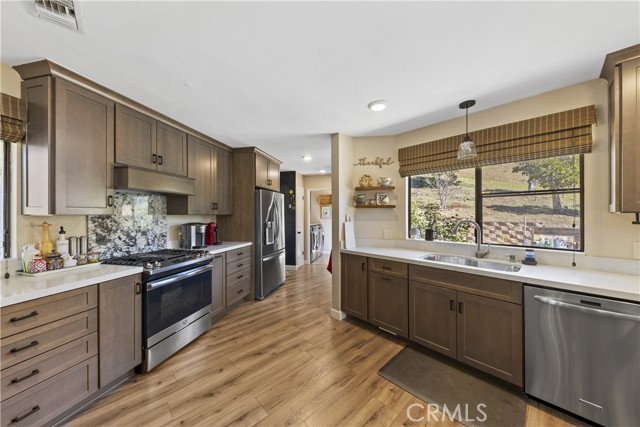 Detail Gallery Image 9 of 70 For 2103 Margarita Glen, Fallbrook,  CA 92028 - 6 Beds | 3/2 Baths