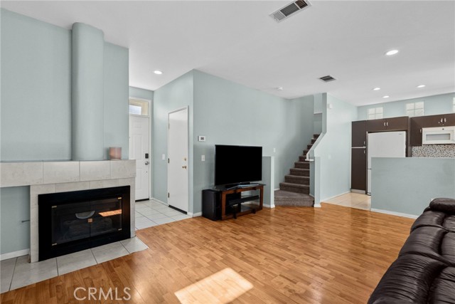 Detail Gallery Image 11 of 37 For 27915 Skycrest Cir, Valencia,  CA 91354 - 2 Beds | 2/1 Baths