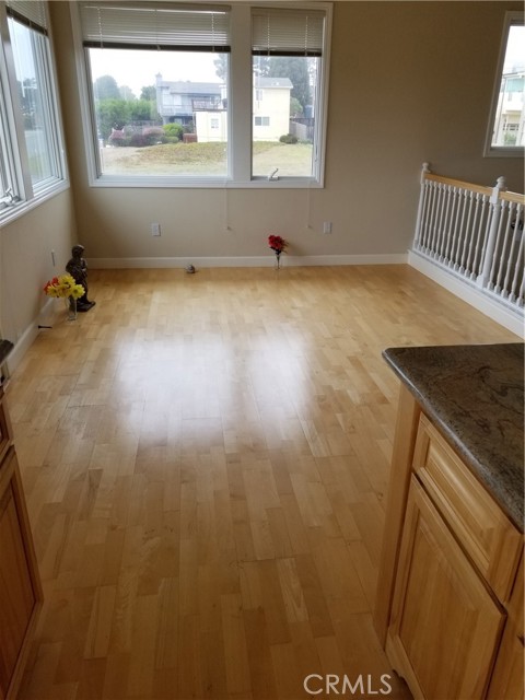 Detail Gallery Image 7 of 15 For 305 Ivar St, Cambria,  CA 93428 - 3 Beds | 3/1 Baths