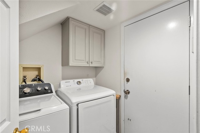 Image 18 of 44 For 7282 Woodvale Court