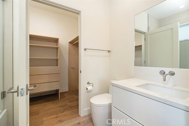 Detail Gallery Image 18 of 33 For 822 S Plymouth #4,  Los Angeles,  CA 90005 - 4 Beds | 3/1 Baths