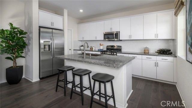 2455 Gunner Ridge Way, Rialto CA: https://media.crmls.org/medias/78b310b6-faec-4d56-b359-dfffe094e86a.jpg