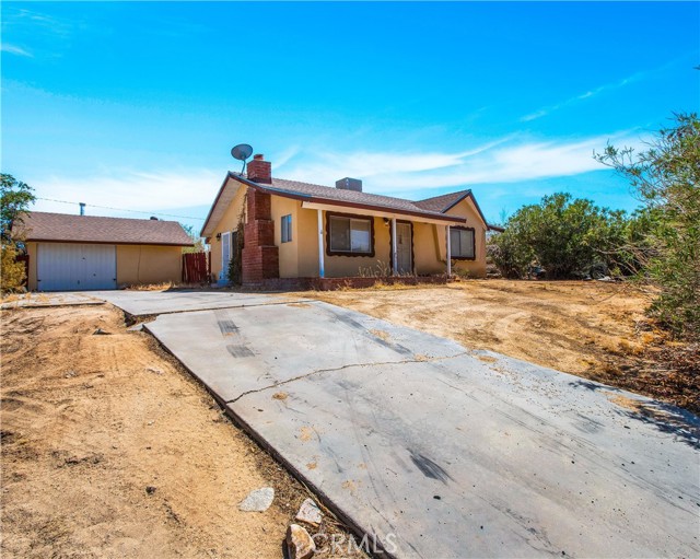 Detail Gallery Image 2 of 34 For 61833 El Reposo Cir, Joshua Tree,  CA 92252 - 2 Beds | 1 Baths