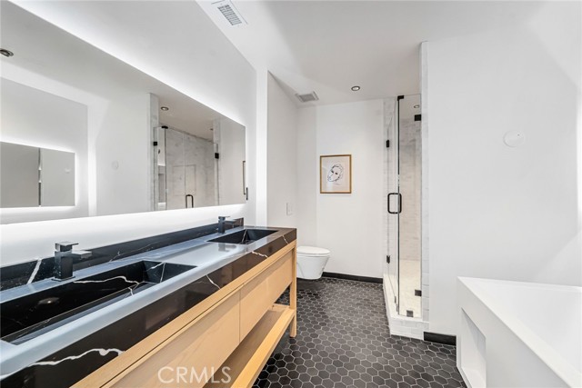 Detail Gallery Image 26 of 34 For 1782 Viewmont Dr, Los Angeles,  CA 90069 - 3 Beds | 4/1 Baths