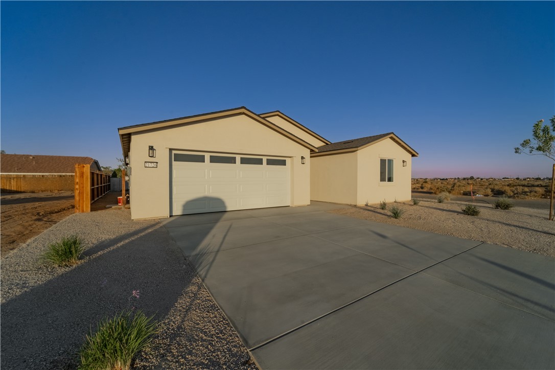 Detail Gallery Image 1 of 1 For 8301 Rea, California City,  CA 93505 - 4 Beds | 3 Baths