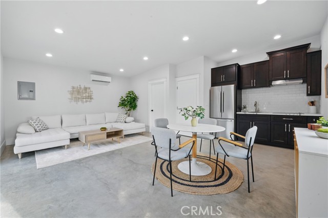 2111 S Bronson Ave, Los Angeles CA: https://media.crmls.org/medias/78b3e181-864e-4a7f-ac79-af5b2bfb899b.jpg
