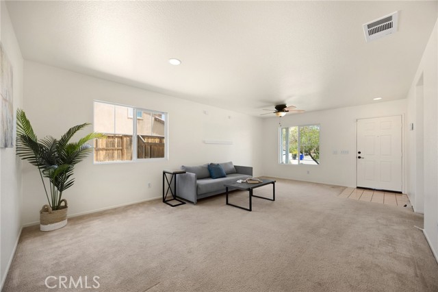 Detail Gallery Image 3 of 32 For 17024 Mastodon Pl, Victorville,  CA 92394 - 4 Beds | 2/1 Baths