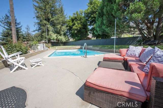 1019 W Milton Drive, Glendora CA: https://media.crmls.org/medias/78b65777-8adb-41f6-b329-f2d861a26b96.jpg