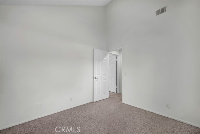 335 Sprucewood Avenue, Oak Park CA: https://media.crmls.org/medias/78b65d83-9bc5-445d-907b-d166885d41f6.jpg