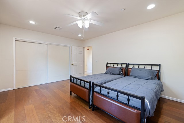8419 Yolanda Avenue, Northridge CA: https://media.crmls.org/medias/78b69aa1-73ee-4e33-8708-c0ccc8a4a5df.jpg