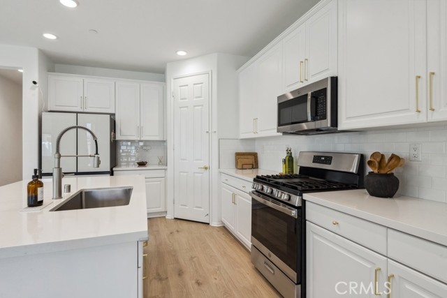 Detail Gallery Image 9 of 56 For 489 Berrybush St, Hemet,  CA 92543 - 3 Beds | 2 Baths