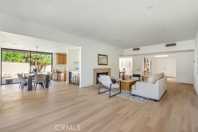 61 Cornell, Rancho Mirage CA: https://media.crmls.org/medias/78b6c655-f3ba-4a23-b276-48194c20a91c.jpg