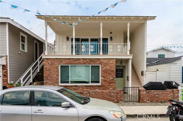 320 1/2 Coral Avenue, Newport Beach CA: https://media.crmls.org/medias/78b79e74-85fe-49d7-9925-7b0a4d709bae.jpg