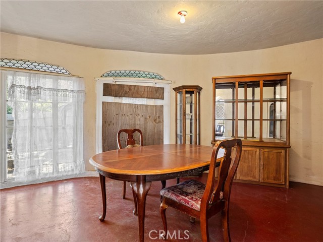 8618 La Tuna Canyon Road, Sun Valley CA: https://media.crmls.org/medias/78b91841-261d-4556-a664-9947ff157770.jpg
