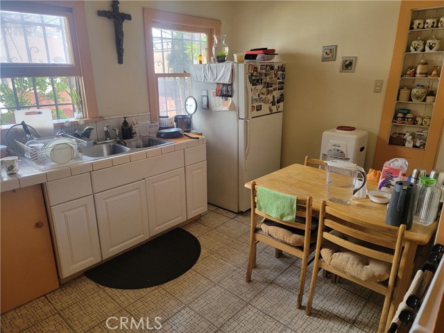 4214 Rosewood Avenue, Los Angeles CA: https://media.crmls.org/medias/78b93ad9-5370-40f0-ac67-e853eb21ff96.jpg
