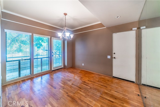 Detail Gallery Image 13 of 33 For 13236 Valleyheart #102,  Studio City,  CA 91604 - 2 Beds | 3 Baths