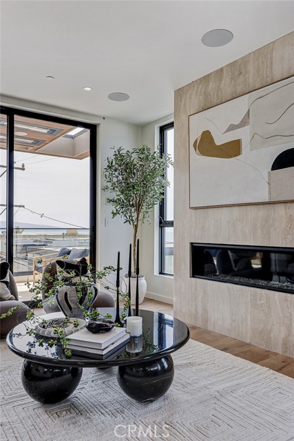 315 25th, Manhattan Beach, California 90266, 3 Bedrooms Bedrooms, ,3 BathroomsBathrooms,Residential,For Sale,25th,SB26081784