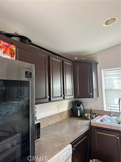 Detail Gallery Image 6 of 9 For 1247 E St, Corona,  CA 92882 - – Beds | – Baths