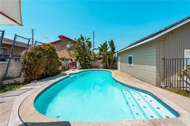 522 N Clark Street, Orange CA: https://media.crmls.org/medias/78bc109e-ae40-417d-a7ec-8e737ff465e7.jpg