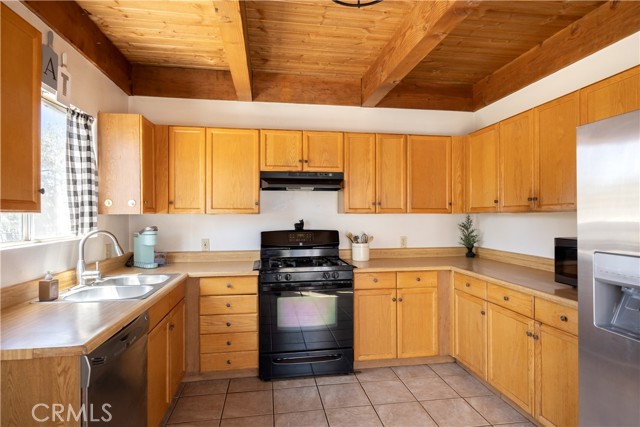 Detail Gallery Image 12 of 30 For 871 Spruce Ln, Big Bear City,  CA 92314 - 2 Beds | 2 Baths