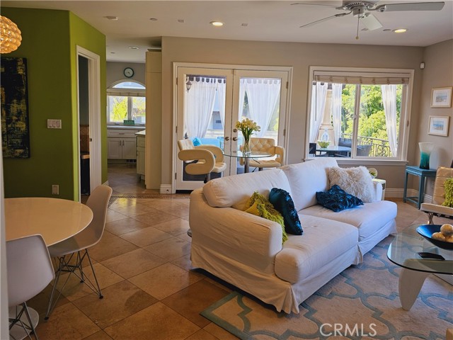 Detail Gallery Image 9 of 30 For 427 19th St, Manhattan Beach,  CA 90266 - 2 Beds | 1/1 Baths