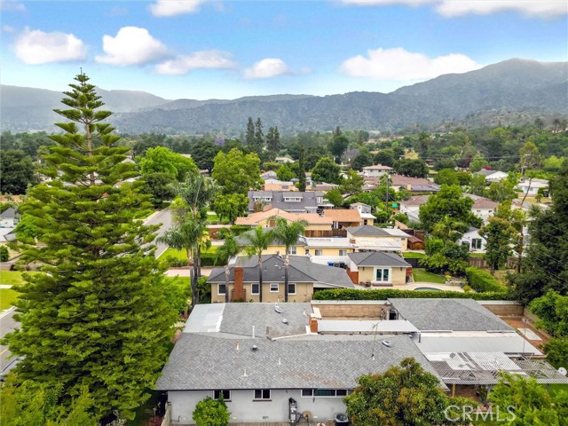 540 Hacienda Drive, Monrovia CA: https://media.crmls.org/medias/78be405d-65da-40af-ac0c-bac35e23d94d.jpg