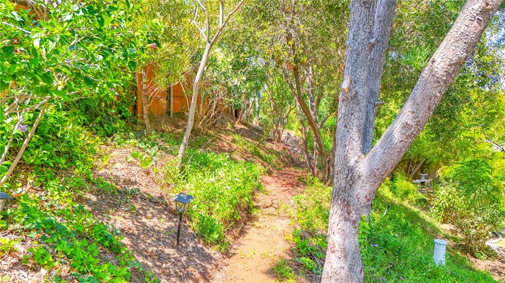 https://media.crmls.org/medias/78bef759-b07e-43b2-97d9-83a4ae520d6c.jpg?preset=X-Large